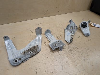 2018-2024 BMW X3 G01 Front Right Passenger Fender Brackets SET 7424678