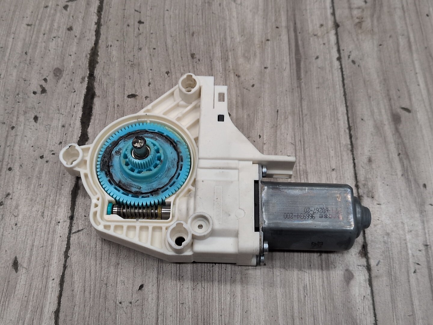 2010-2016 Audi S4 B8 Front Right Passenger Door Window Glass Regulator Motor 8K0959802A OEM