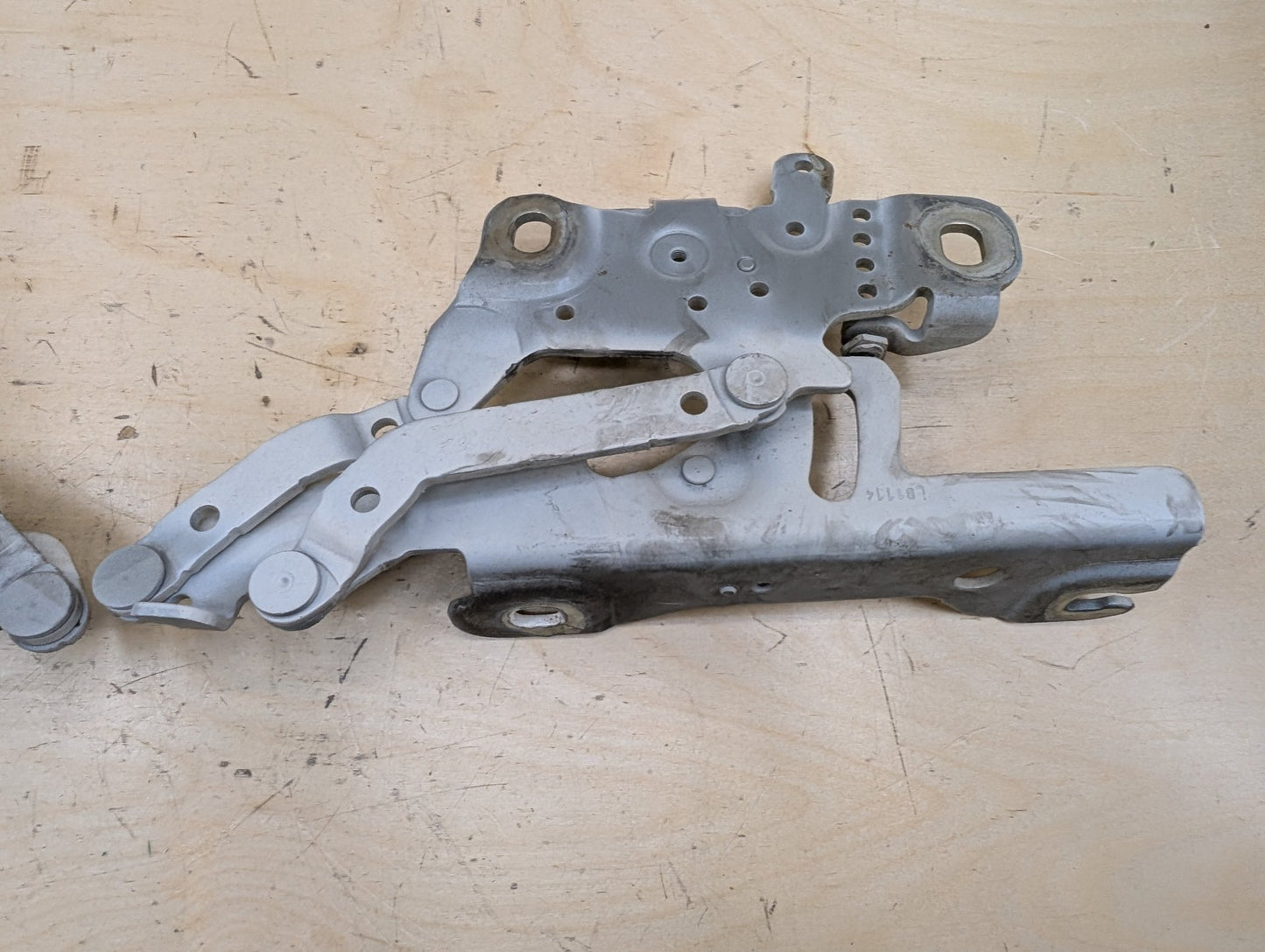 OEM BMW F22 F23 F30 F32 F33 F36 F80 F82 F83 F87 Left Right Side Hood Hinges PAIR