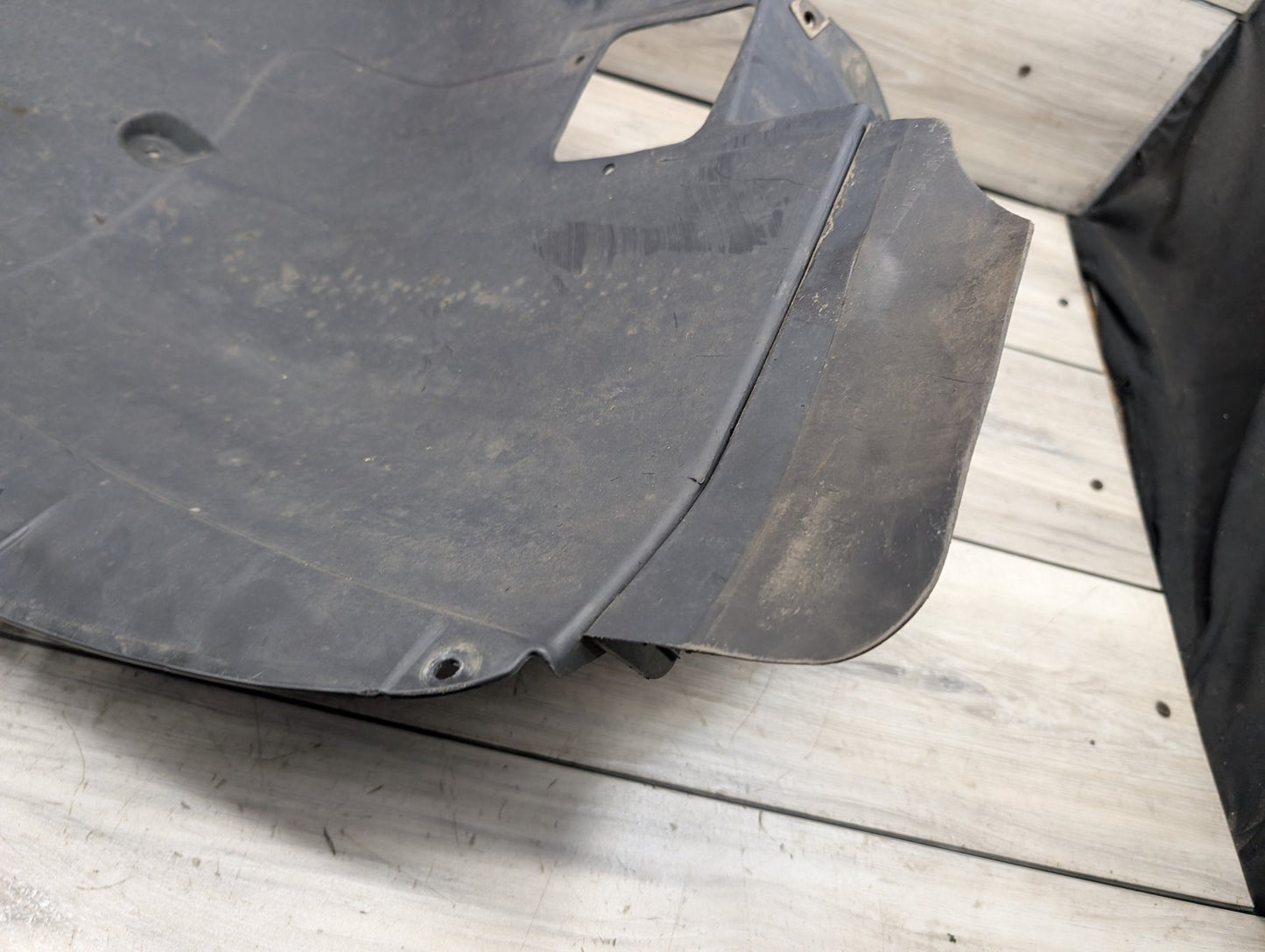 2007-2013 BMW X5 E70 Front Left Driver Wheel Fender Liner Splash Guard 7234831