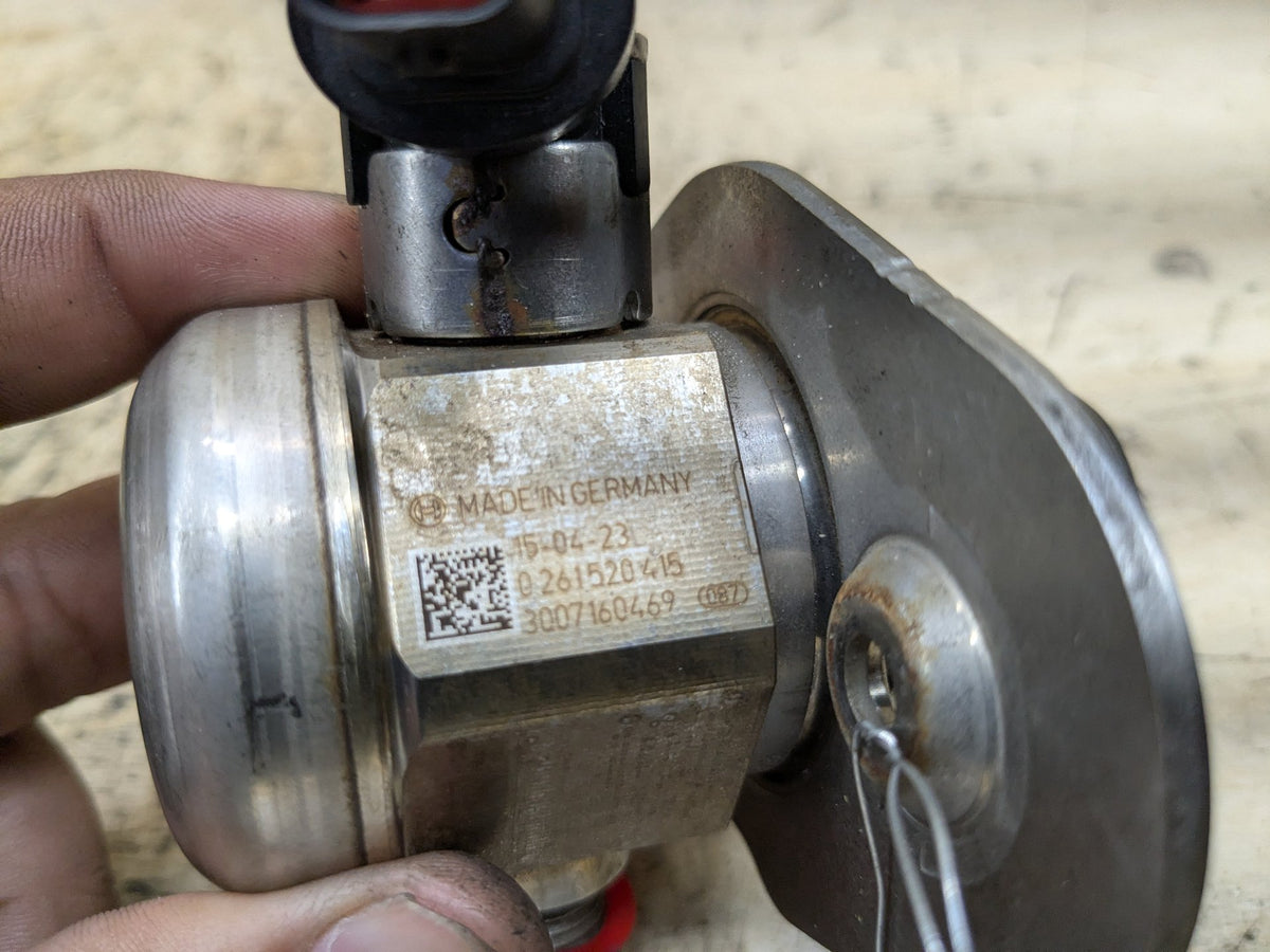 16-20 OEM BMW G11 G12 750 G30 M550 Engine N63R HPFP High Pressure Fuel Pump 5-8