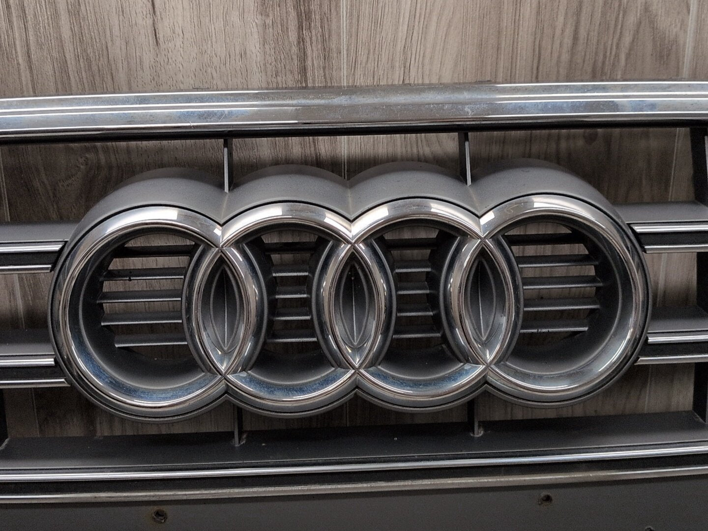 2013 - 2017 Audi S5 8T Front Middle Center Bumper Cover Grille 8T0853651P CTUB