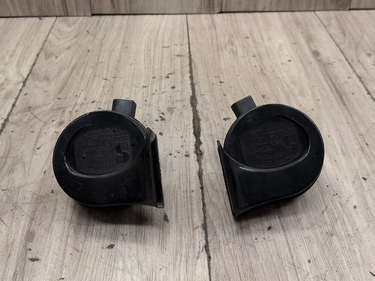 2015-2018 Audi Q3 8U Alarm Horns SET 8U0951209 OEM