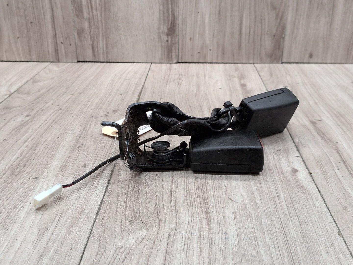 2018-2024 BMW X3 G01 Front Left Driver Seatbelt Seat Belt Buckle 7414288