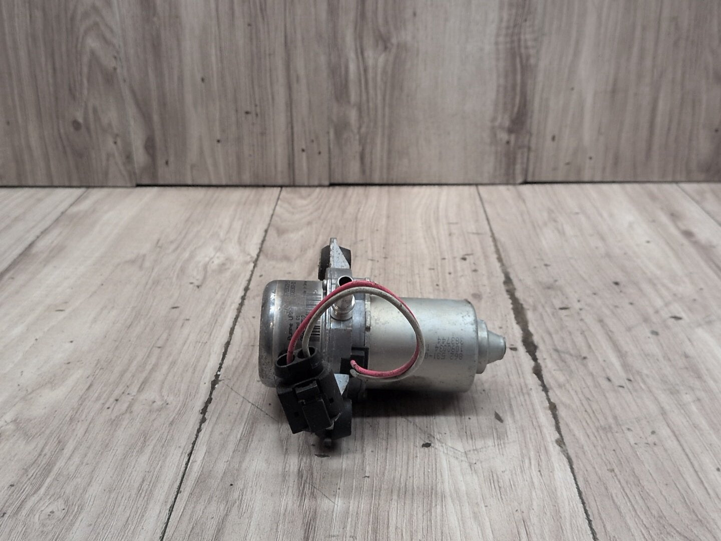 2004-2010 BMW E64 M6 S85B50A Engine Motor Vacuum Pump 6769029