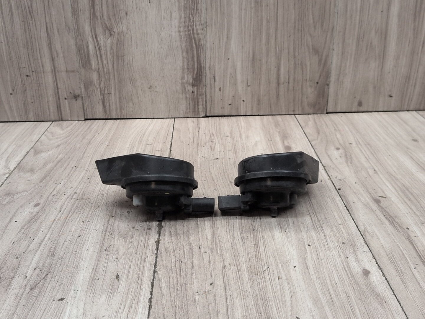 2008-2017 Audi S5 8T Alarm Horns SET 8T0951223