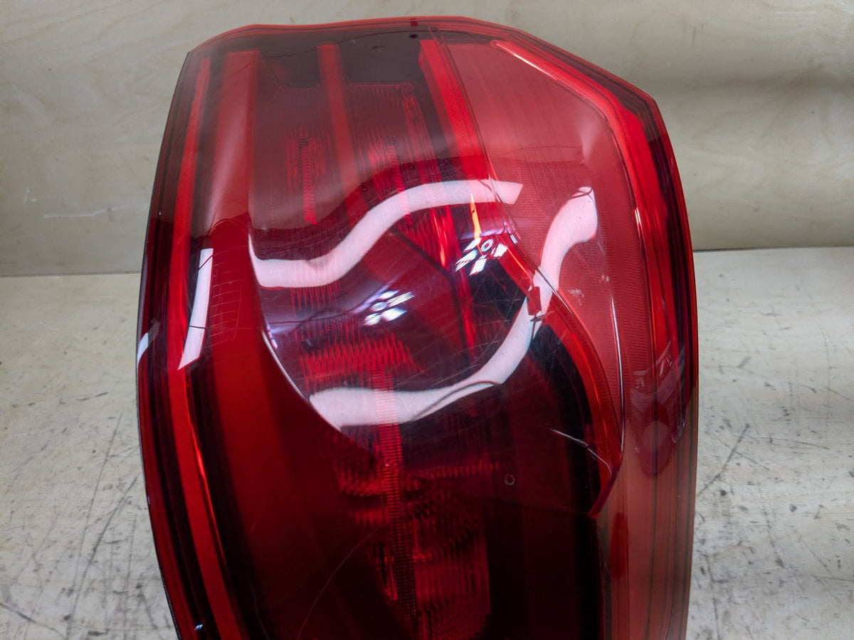17-20 OEM BMW F90 G30 530 540 M550 M5 Rear Passenger Side Outer Tail Light