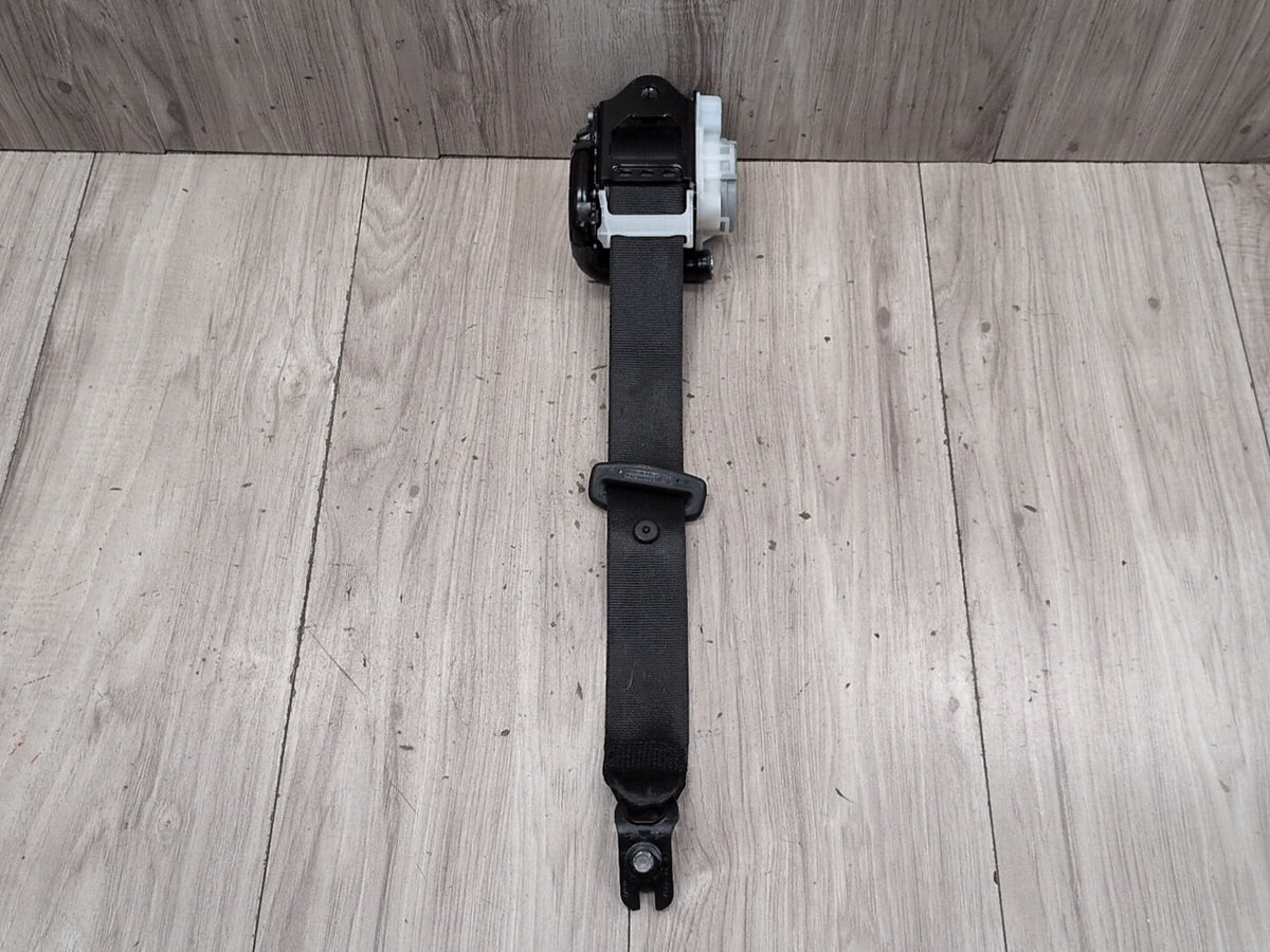 2015-2018 Audi Q3 8U Rear Left or Right Seatbelt Seat Belt Retractor 8U0857805A