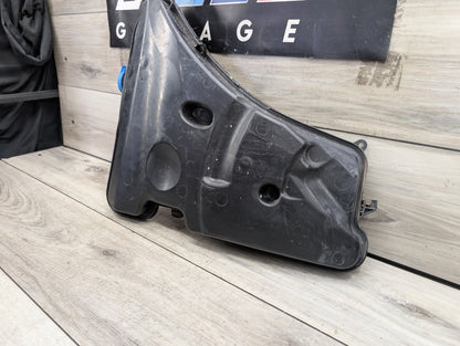 OEM BMW G12 G30 540 M550 750 M760 Windshield Wiper Washer Reservoir Tank Pump