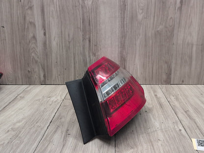 2009-2012 Mercedes-Benz E550 W212 Rear Right Passenger Outer Tail Light A2129060858 OEM