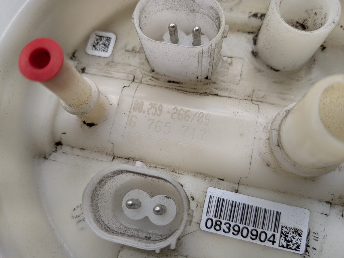 2008-2013 BMW 135i E88 EKP Fuel Pump Module 6765717 OEM