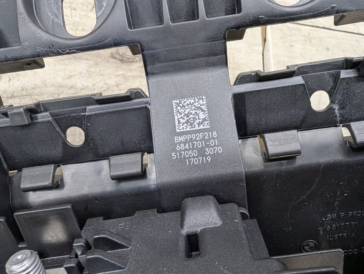 2018-2024 BMW X3 G01 Rear Battery B+ Terminal Junction Point Relay Fuse Box 6841701 OEM