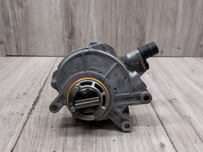 2017-2023 BMW G30 M550i N63B44O2 Engine Motor Vacuum Pump 8634120