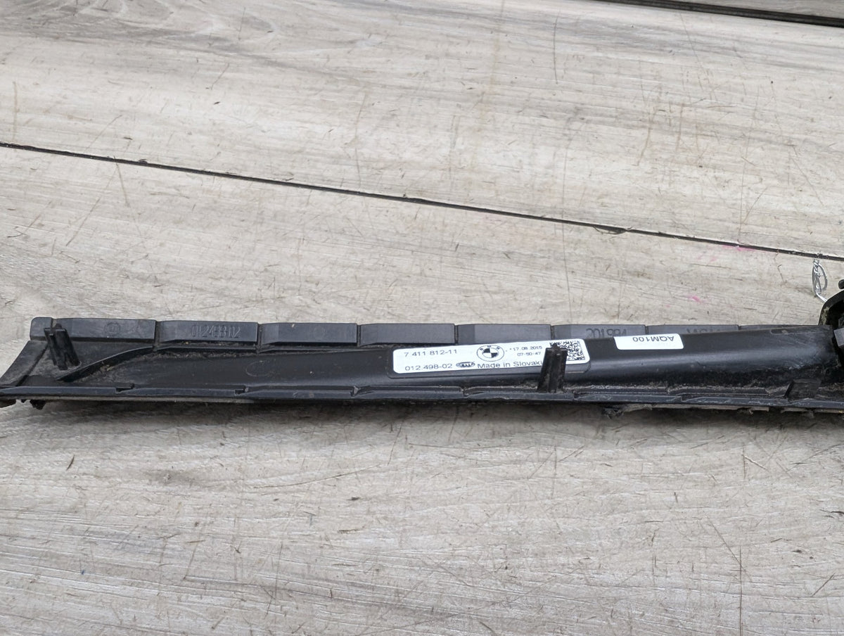 16-22 OEM BMW 750Li G12 Right Passenger Side Skirt Rocker Panel Carpet Light Module
