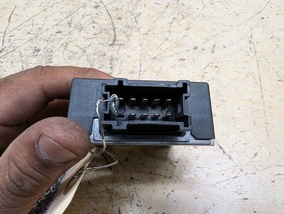 17-24 OEM BMW G01 G05 G12 G20 G22 G42 G30 G80 G82 Fuel Pump Control Module Unit