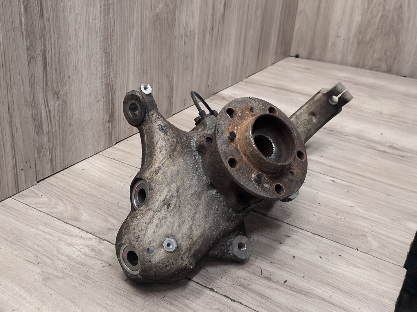 OEM BMW E70 E71 F15 F16 F85 X5 X6 Front Left Driver Spindle Hub Carrier Knuckle