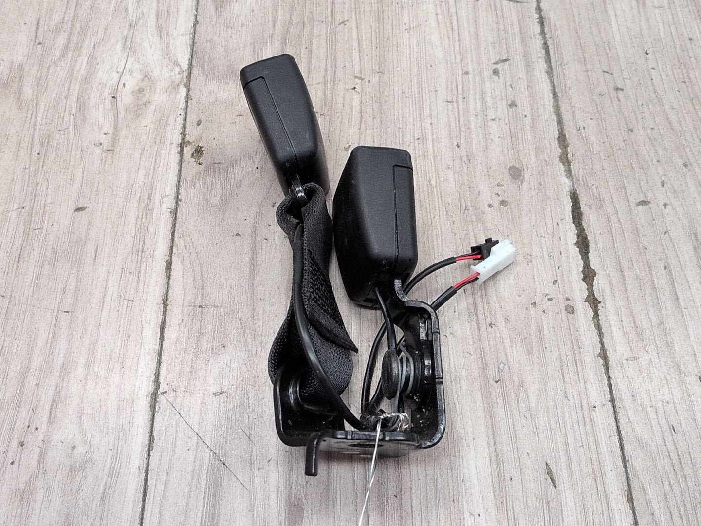 OEM BMW F95 F96 G05 G06 X5 X6 Rear Right Passenger 2nd Row Seat Belt Buckle