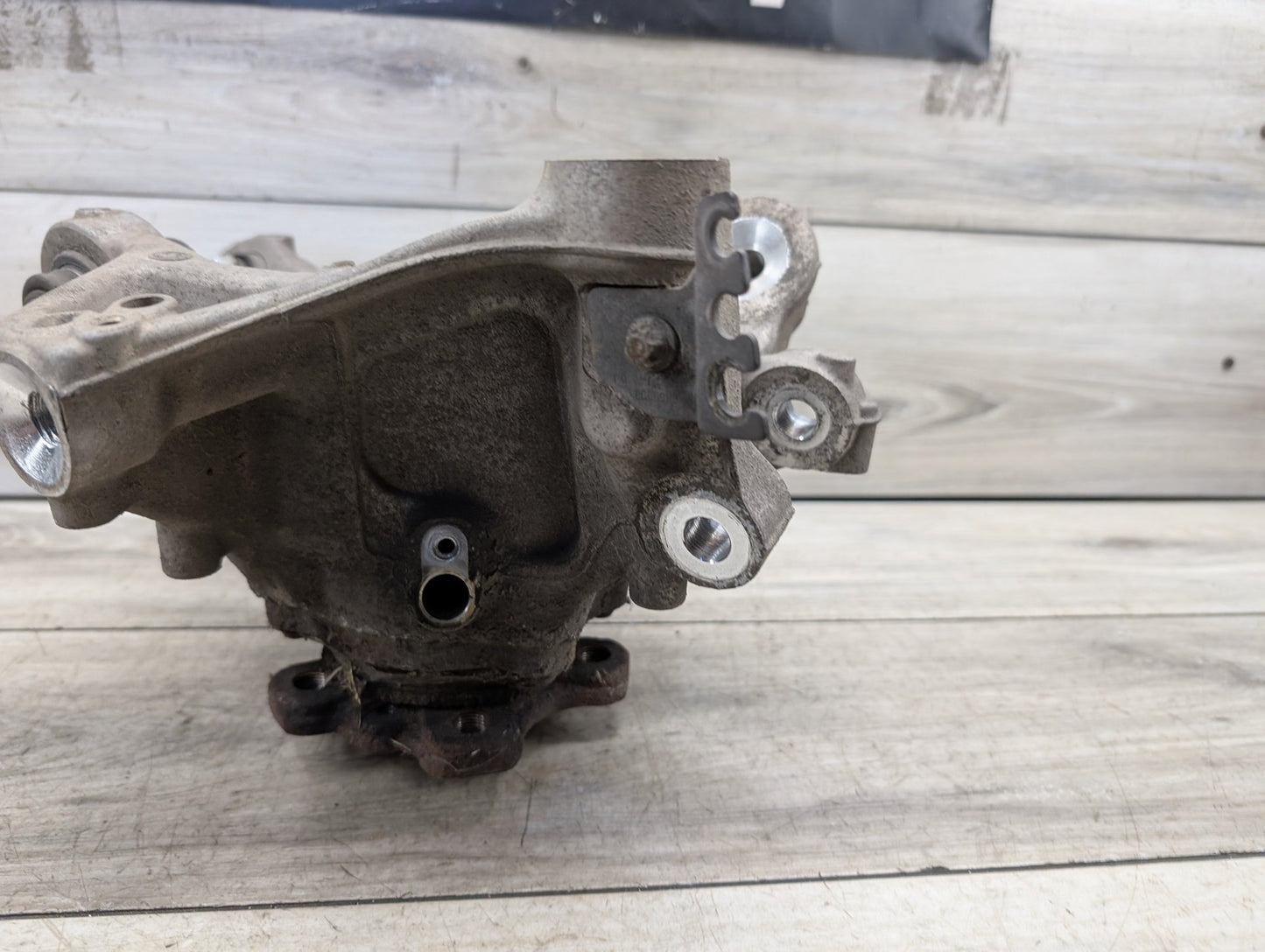 2017-2023 BMW M550i xDrive G30 Rear Right Passenger Spindle Knuckle w/ Bearing 6866338
