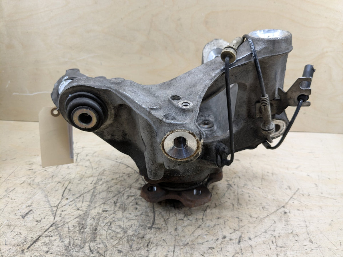 2016-2019 BMW 740i G12 Rear Right Spindle Knuckle w/ Bearing 6861136 OEM