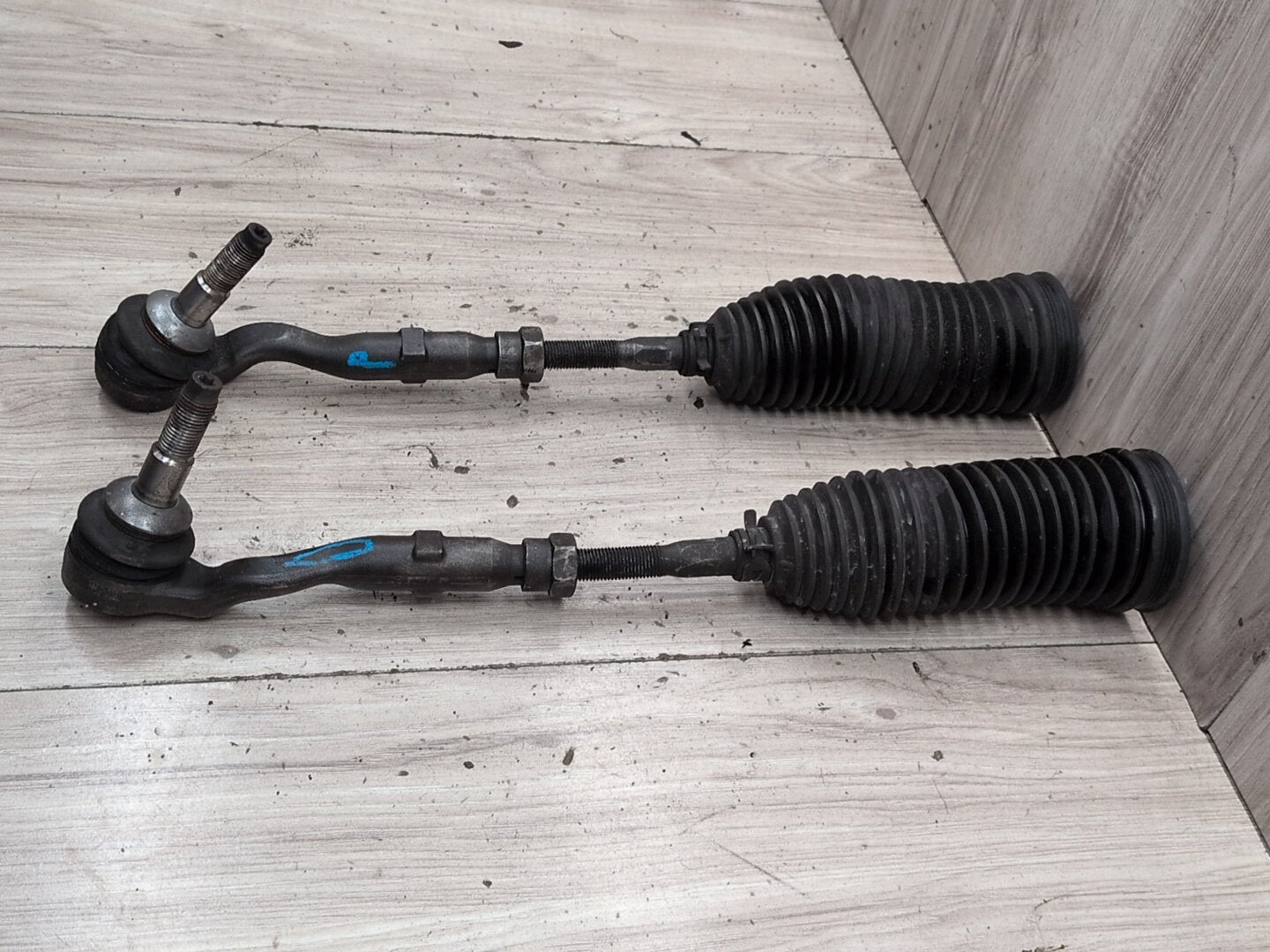 2012-2018 BMW M6 F06 Left Right Tie Rod W/ Boot SET 6784716