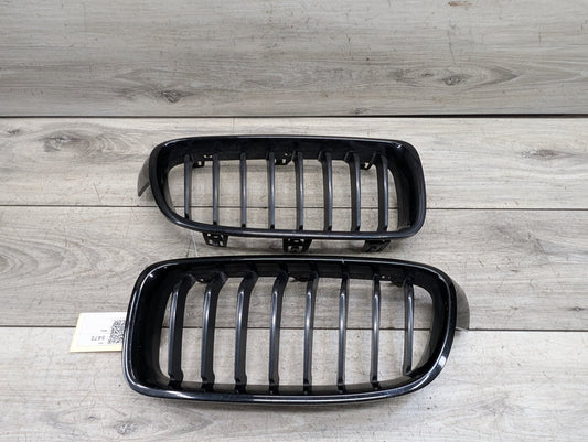 2012-2018 BMW 340i F30 Front Left Right Upper Bumper Cover Kidney Grilles SET 7405835