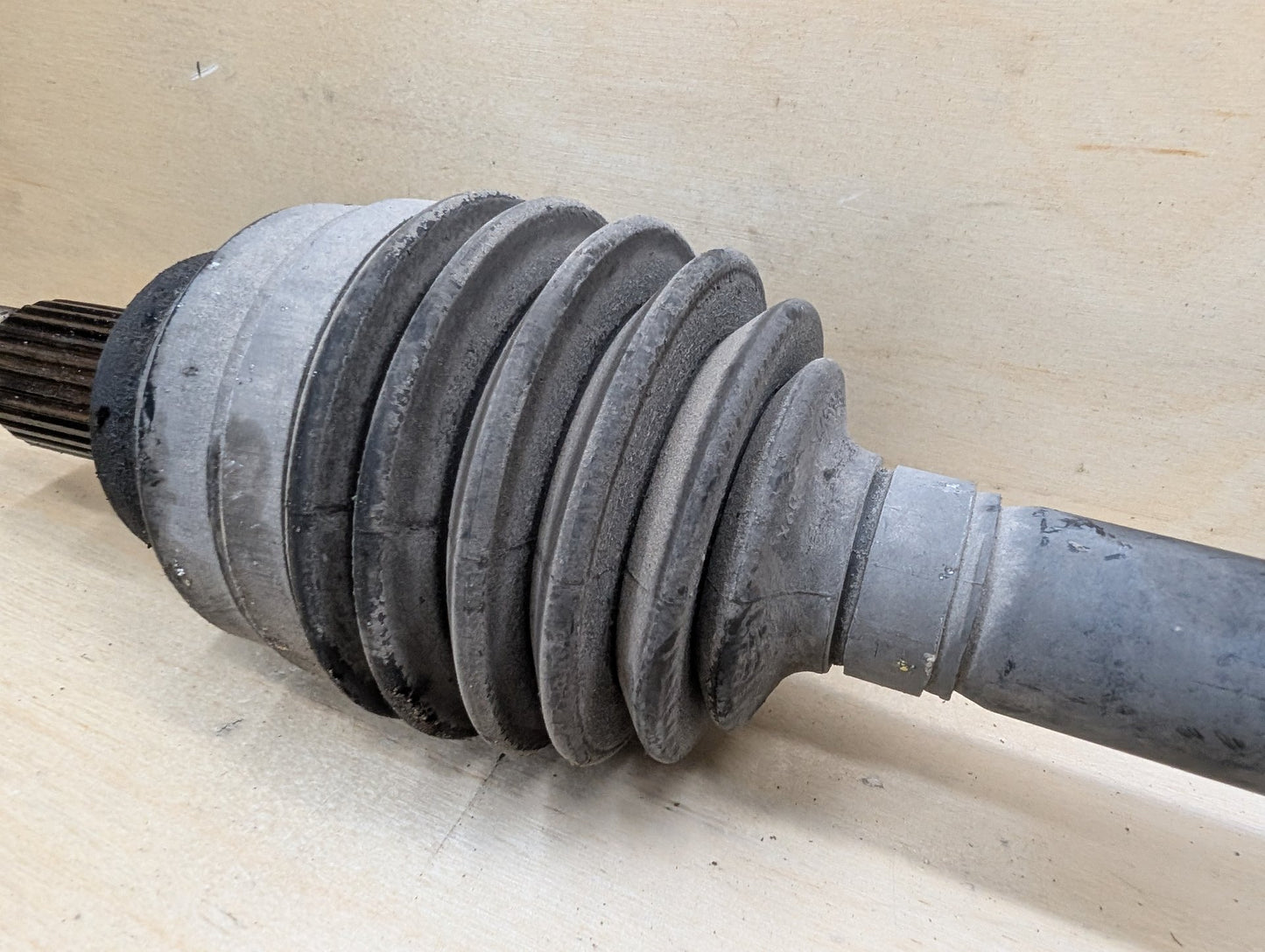 2012-2018 BMW 320i F30 Rear Left Driver Half Shaft Output CV Axle 7609351
