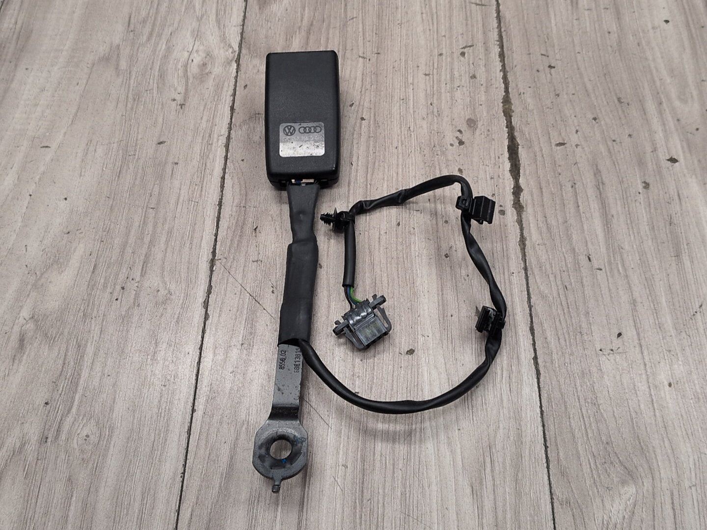 2015-2018 Audi Q3 8U Front Right Passenger Seatbelt Seat Belt Buckle 8R0857756D