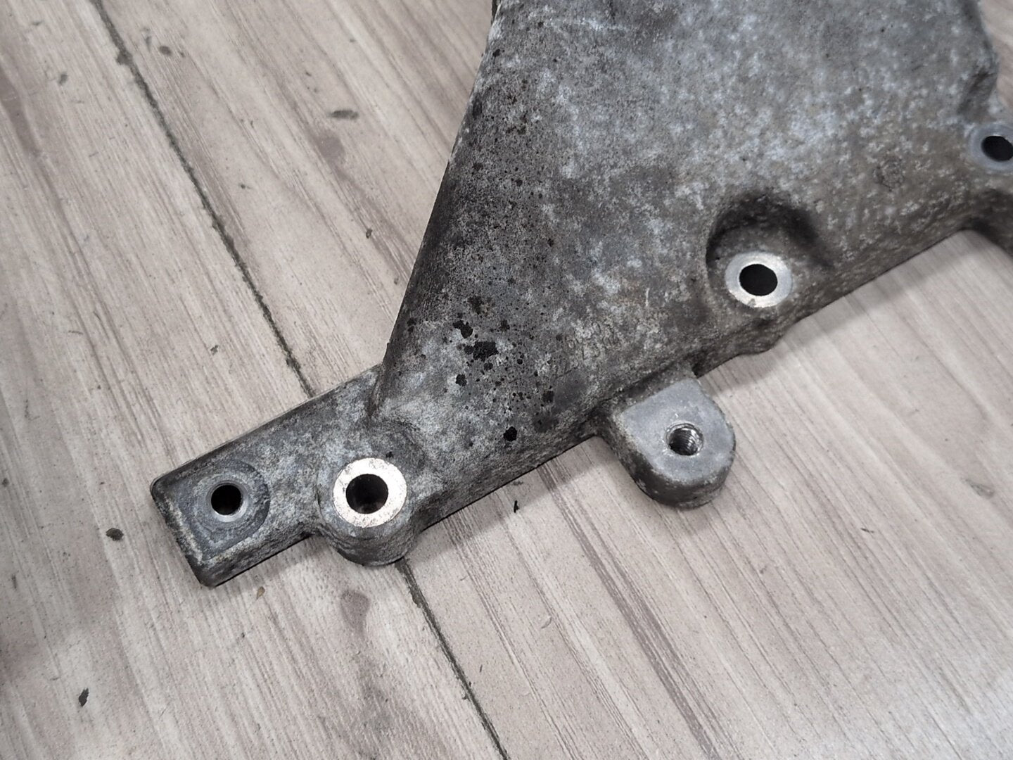 2009-2012 Mercedes-Benz W212 E550 M278 Left Right Engine Bracket Support Mount SET A2782233004