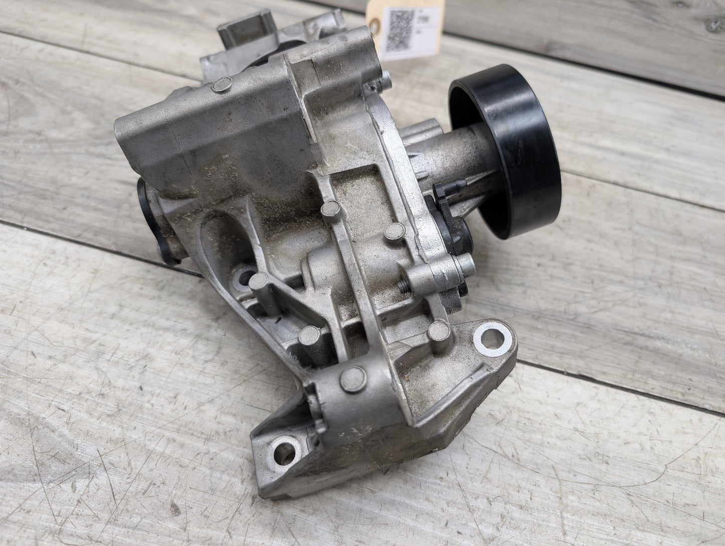 OEM BMW F22 F23 F30 G01 G02 230 330 X3 Engine B46 B48 Coolant Pump With Support