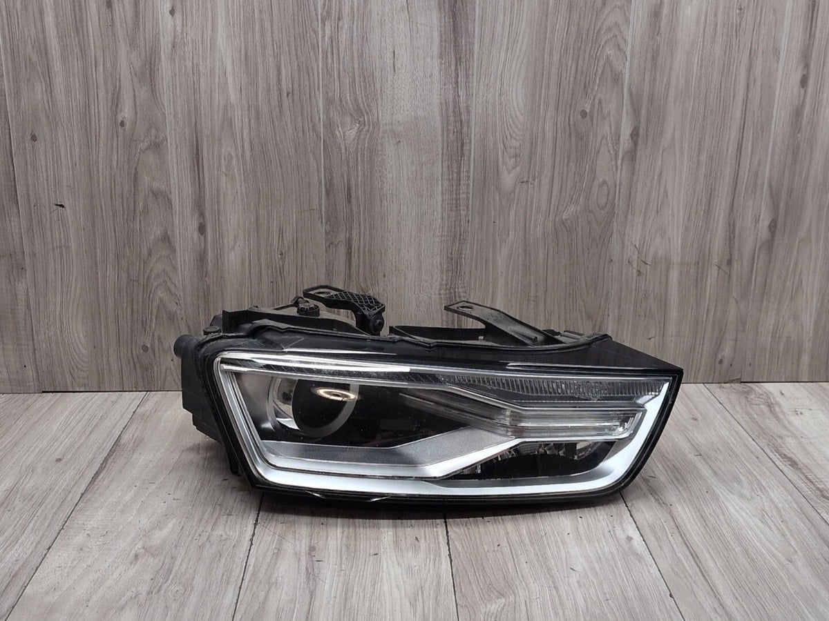 16-18 OEM Audi Q3 8U Front Right Passenger HID Xenon Headlight 8U0941006E