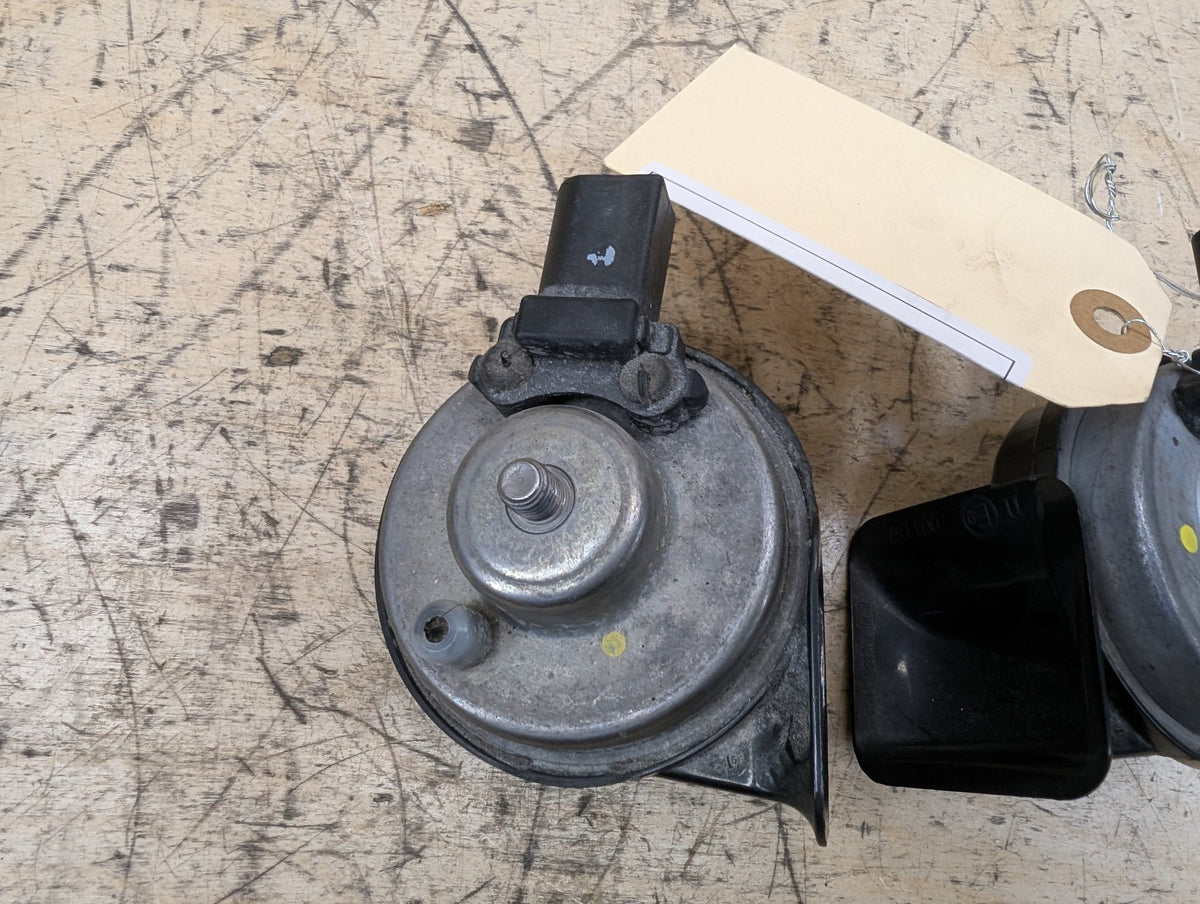 2019-2026 BMW X5 G05 Alarm Horns SET 7342945 OEM