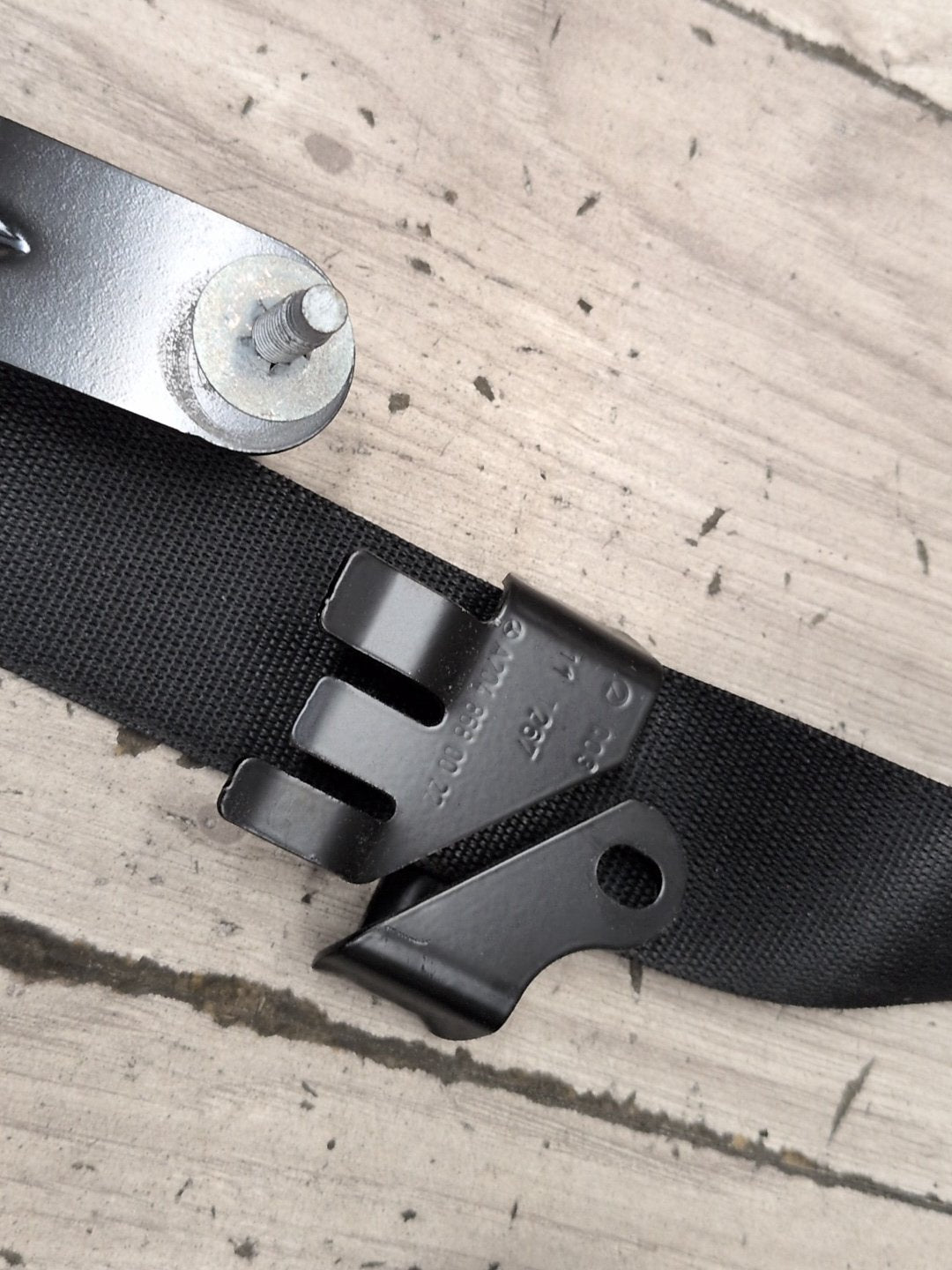 2009-2012 Mercedes-Benz E550 W212 Front Left Driver Seatbelt Seat Belt Retractor 620048200 OEM