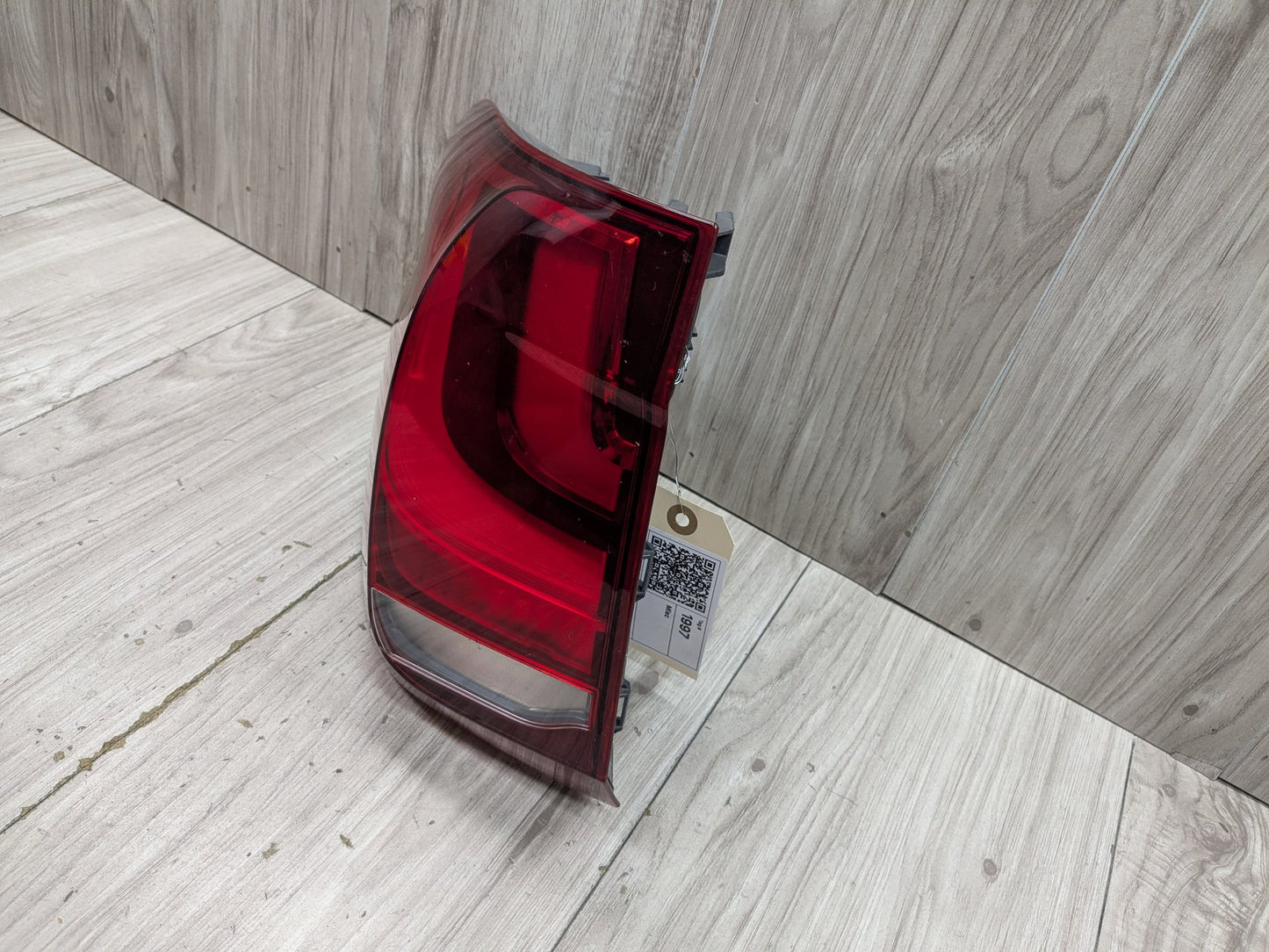 2014 - 2018 BMW X5 F85 Rear Left Driver Outer Tail Light 7290103 S63B44T2
