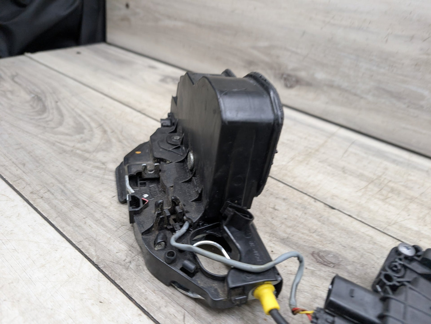 2007-2013 BMW X5 E70 Front Right Passenger Door Latch Lock Actuator w/ Soft Close 7315022
