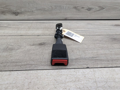 OEM BMW F90 G11 G12 G30 530 540 M550 750 M5 Front Left or Right Seatbelt Buckle