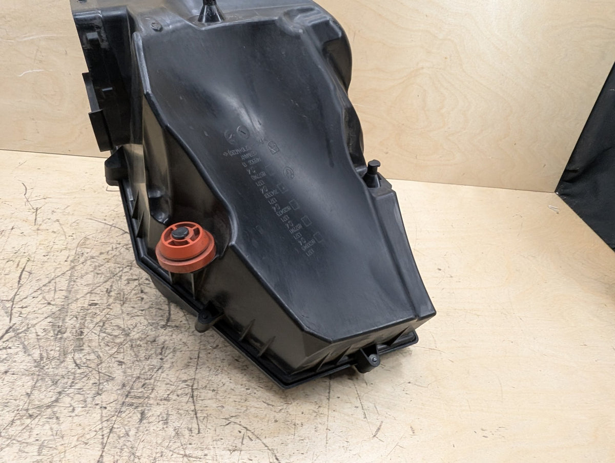 OEM BMW G05 G12 G30 540 740 Air Box Filter Cleaner Intake Resonator Muffler B58