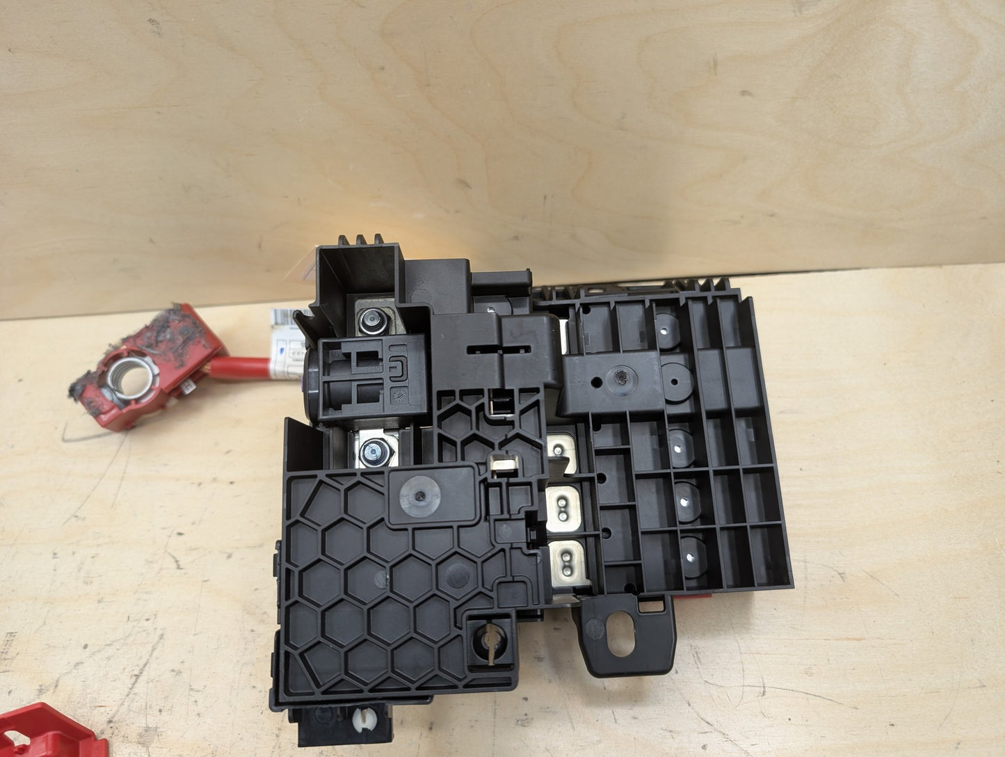 2016-2022 BMW 750i G12 Rear Battery B+ Terminal Junction Point Relay Fuse Box 9350064
