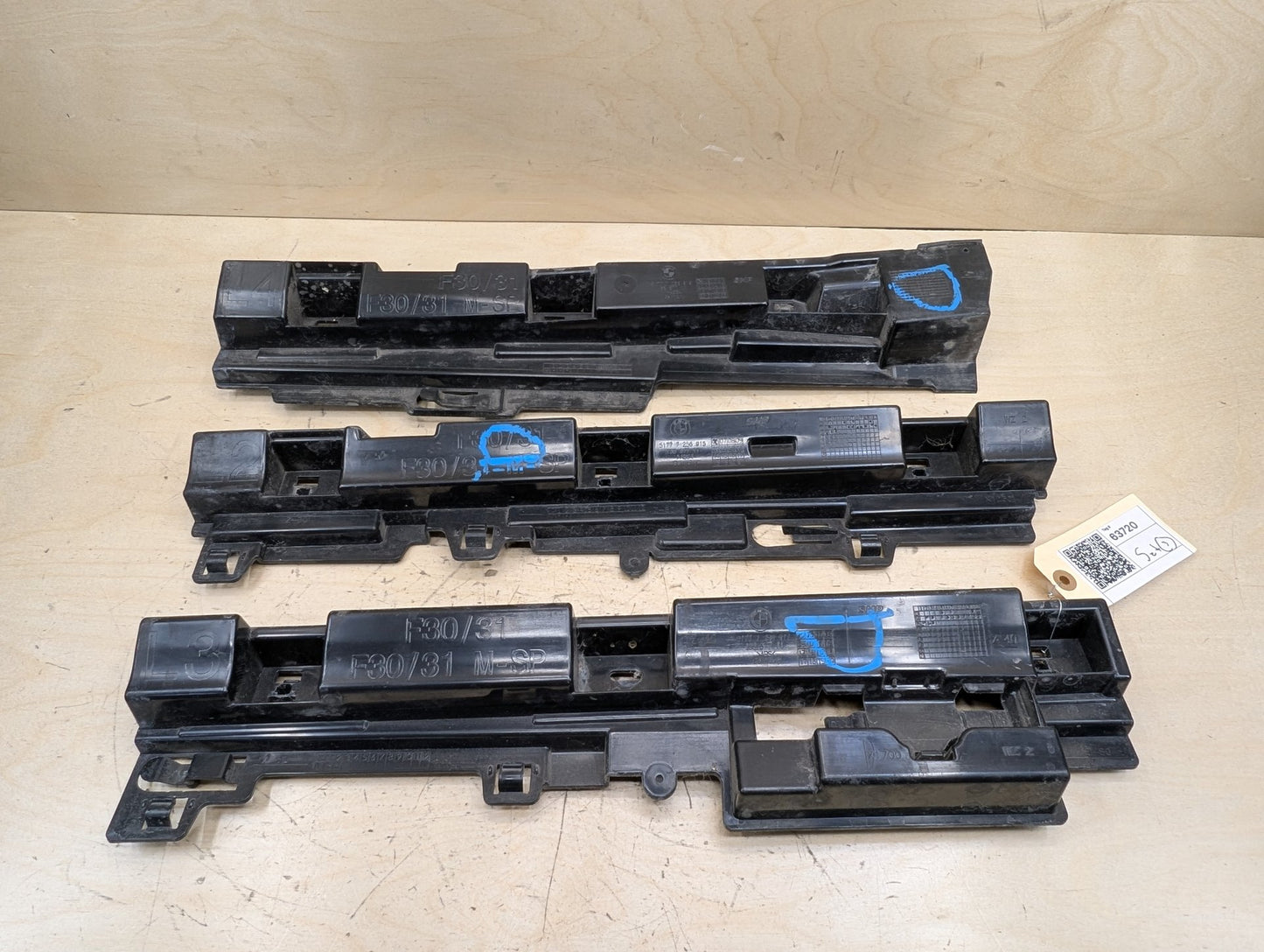 2012-2018 BMW 320i F30 Left Driver Side Skirt Rocker Panel Brackets SET 7256919