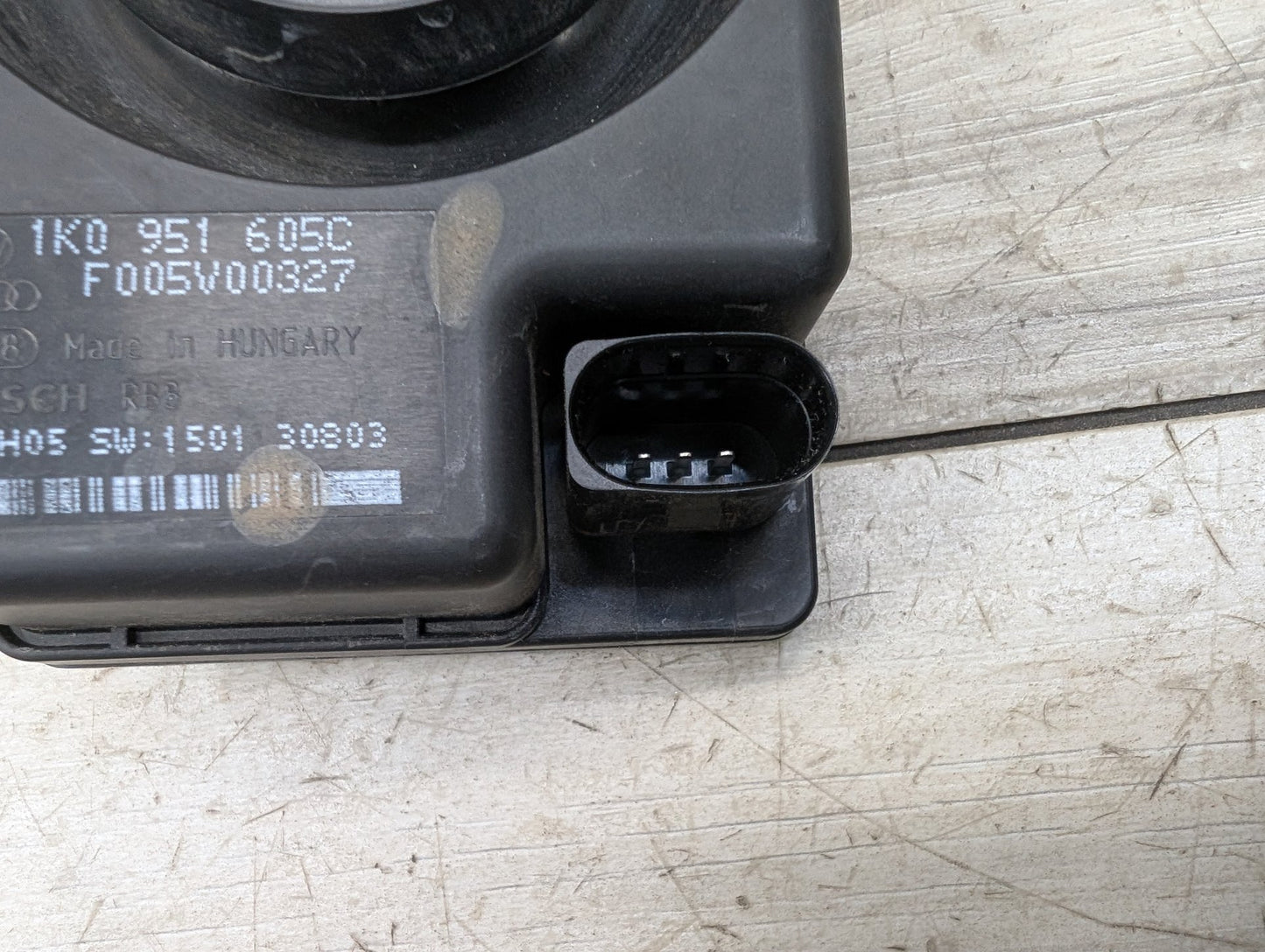 2009 - 2017 Audi Q5 8R Anti Theft Siren Alarm Module 1K0951605C EA888