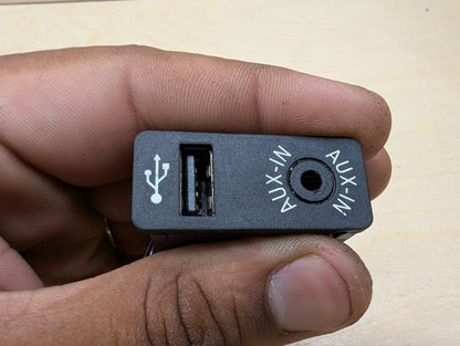12-20 OEM BMW F22 F23 F30 F32 F33 F36 F48 F80 F82 F83 M3 M4 Aux Audio Input USB