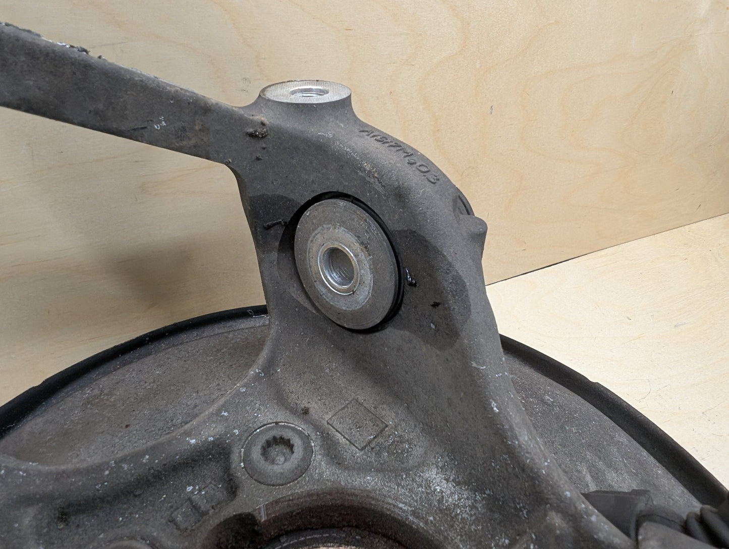 2011-2017 Audi RS5 8T Rear Left Driver Spindle Knuckle w/ Bearing 8K0505431AS OEM
