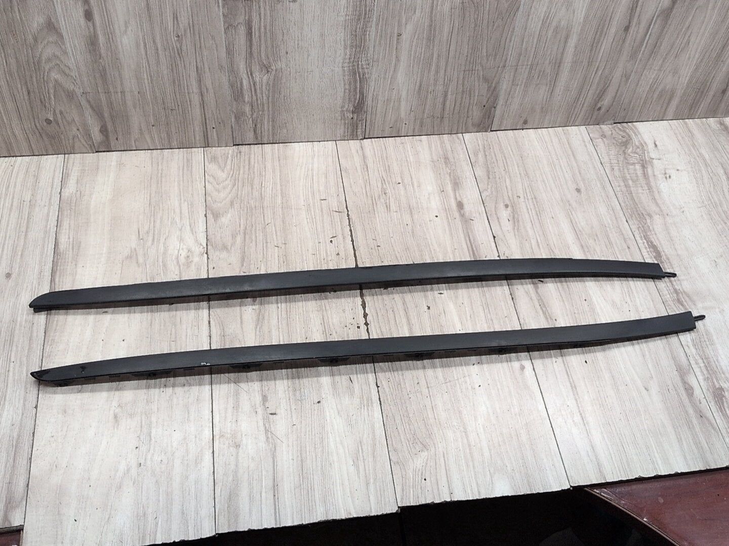 2014-2018 BMW X5 F85 Front Left Right Side Windshield Drip Trim Molding SET 7462205