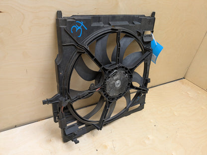 2007-2013 BMW X5 E70 Electric Cooling Fan Shroud Housing w/ Motor 7647753