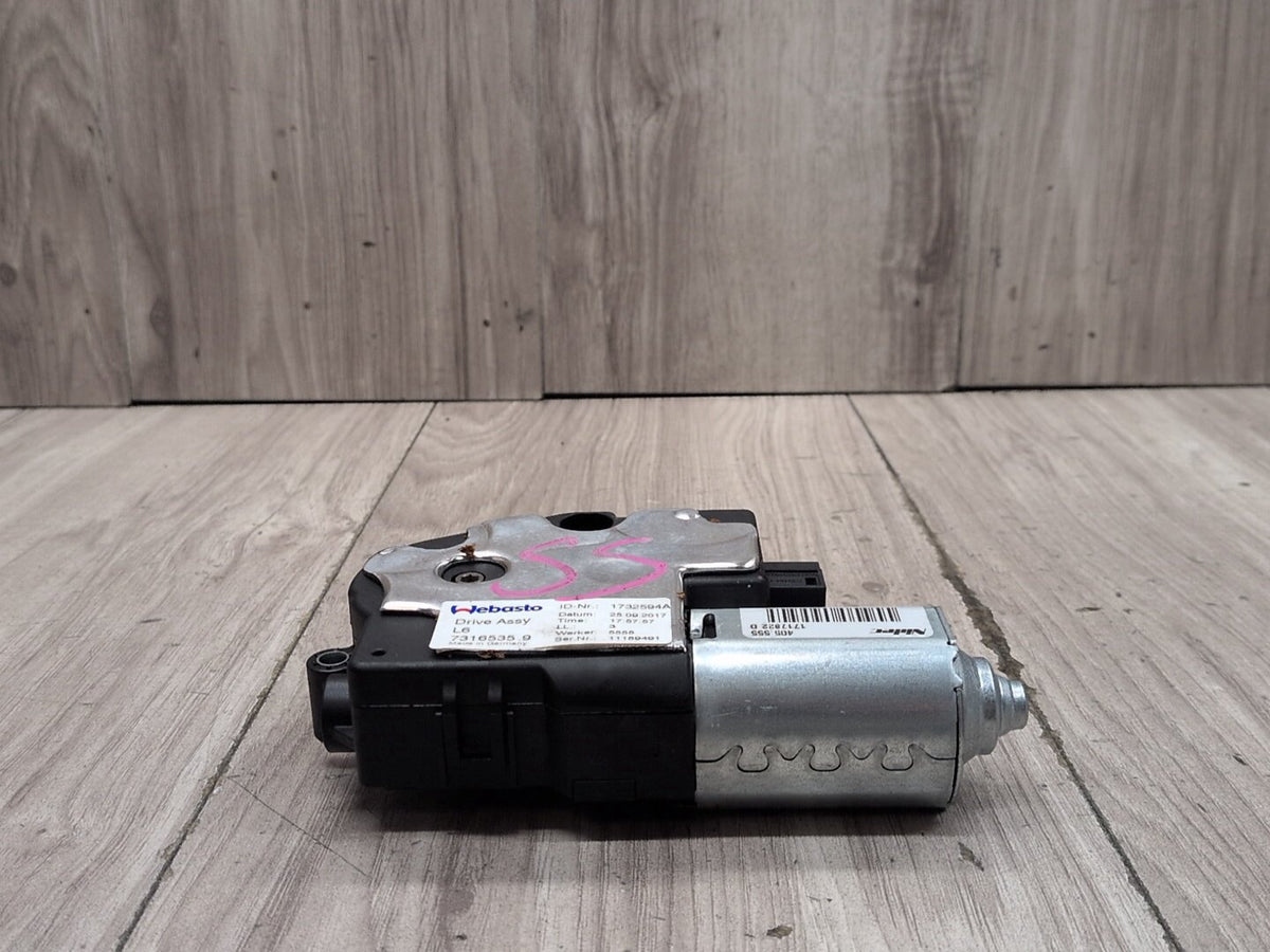 2017-2023 BMW M550i G30 Sunroof Sun Roof Glass Motor 7316535 OEM