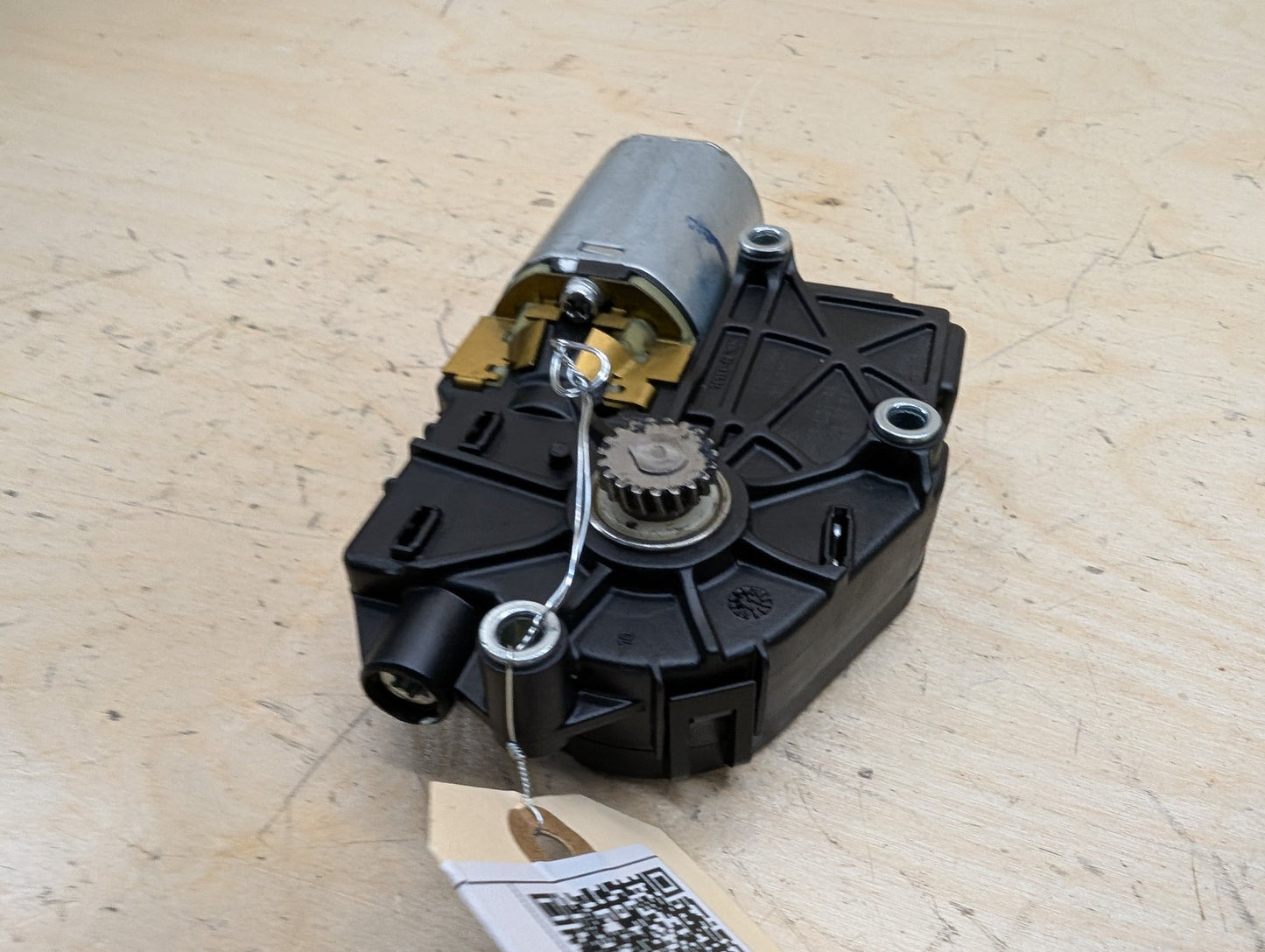 OEM BMW F02 F06 F10 F13 F16 F22 F30 F32 F36 F80 F82 Sunroof Glass Motor Drive