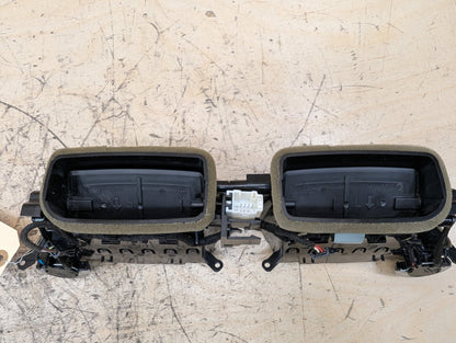 16-22 OEM BMW G11 G12 740 750 M760 Dash Center AC Air Vent Grille