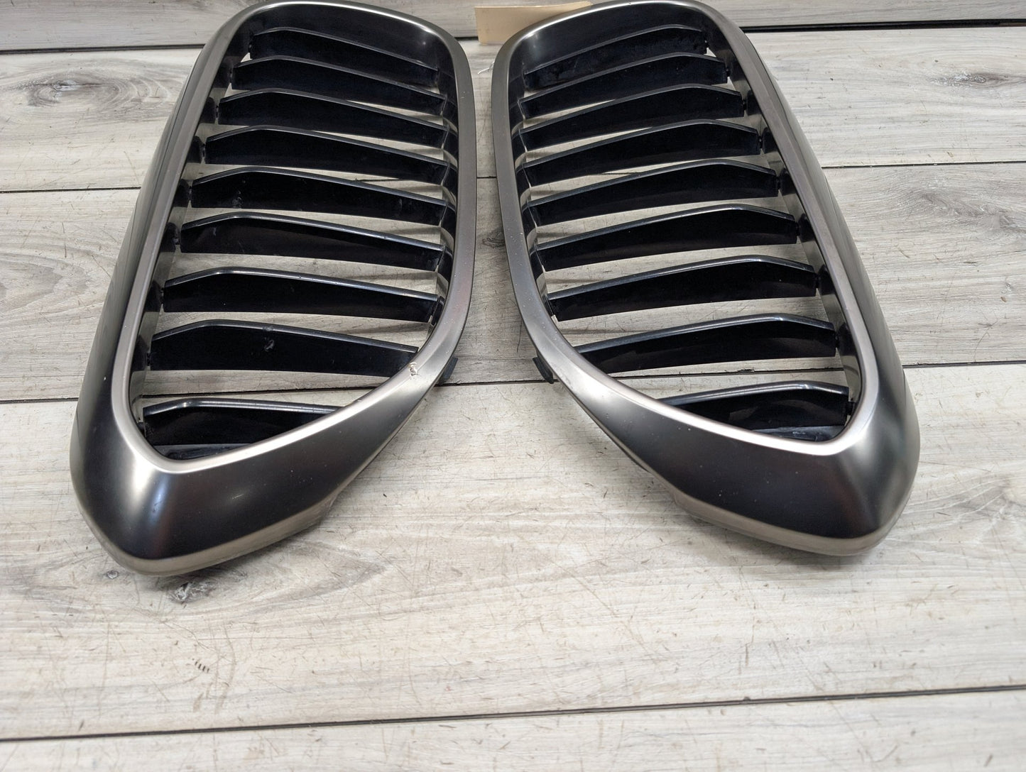 2017-2023 BMW M550i xDrive G30 Front Left Right Upper Bumper Cover Kidney Grilles SET 7383520