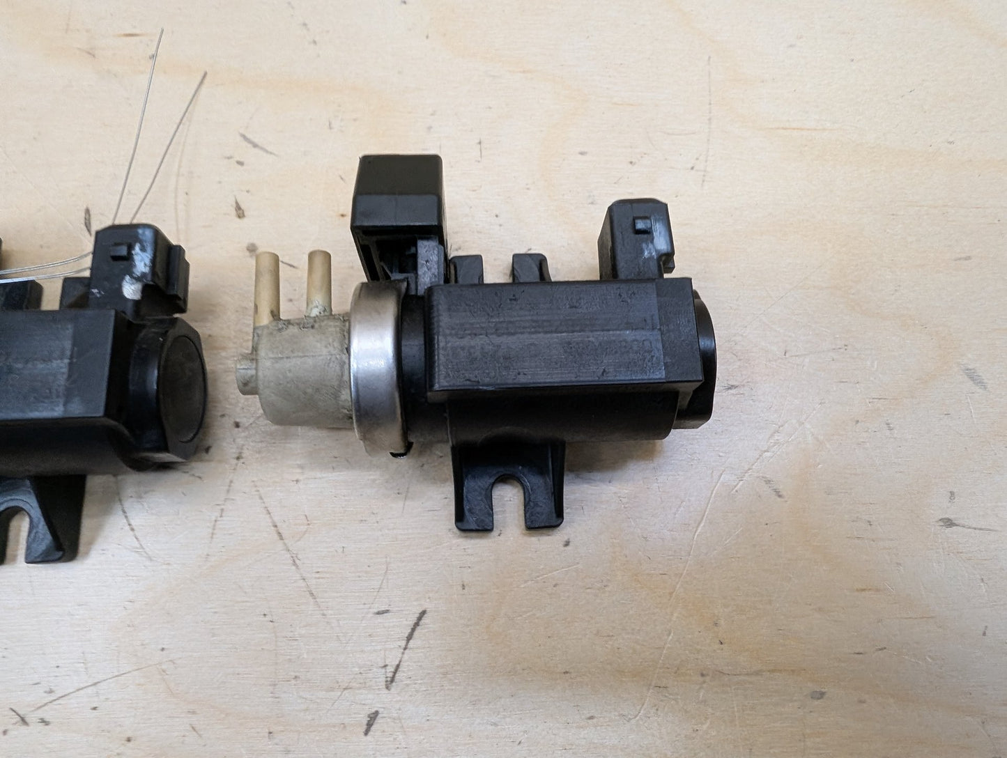 2007-2013 BMW 335i E93 Turbo Boost Pressure Solenoid Valve SET 7548706