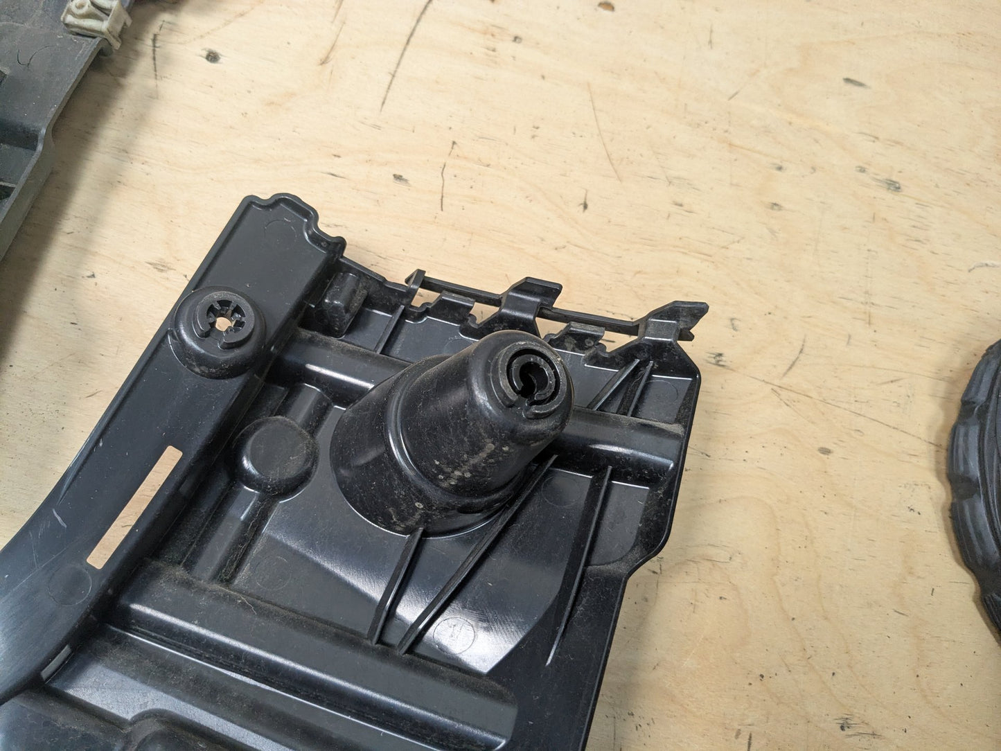 2018 - 2020 BMW X3 G01 Rear Left Driver Bumper Support Brackets SET 7400667 B58B30M0