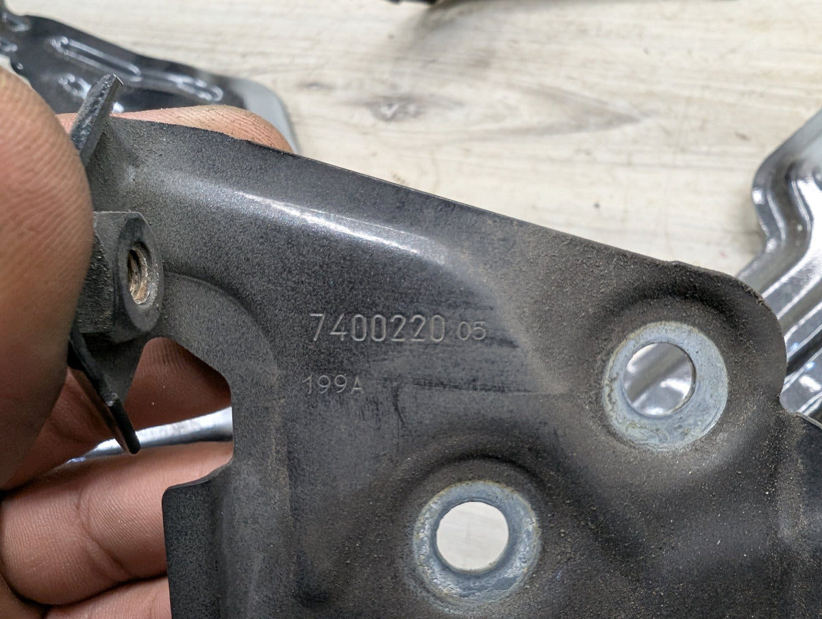 2018-2024 BMW X3 G01 Front Right Passenger Fender Brackets SET 7397514 OEM
